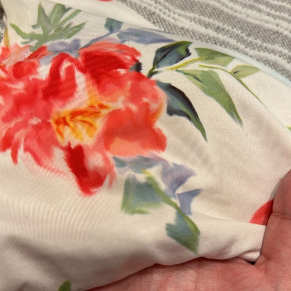 La Vie En Rose Floral Bikini Top - Picture 2 of 5